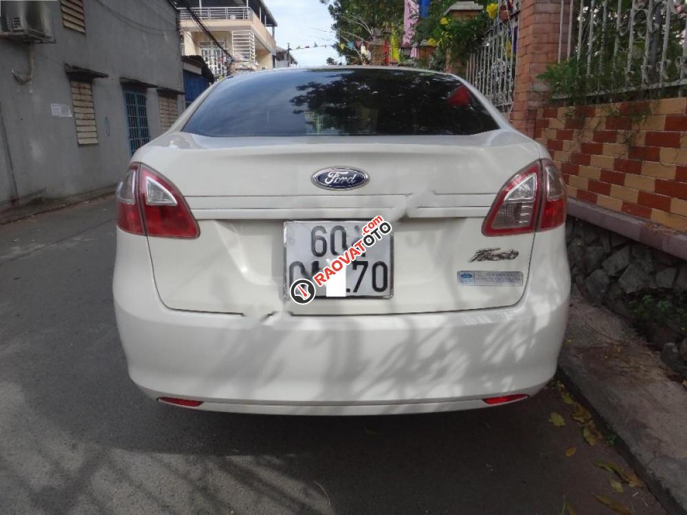 Cần bán gấp Ford Fiesta đời 2011, màu trắng, giá chỉ 345 triệu-5