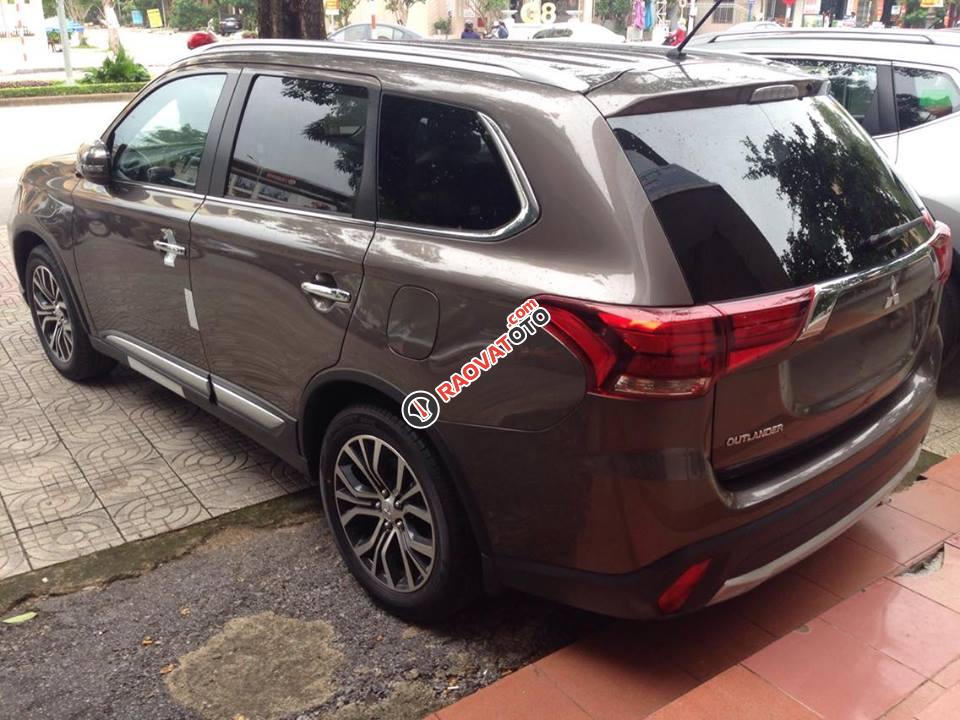 Bán Mitsubishi Outlander 2.0CVT 2018, nhập Nhật, 7 chỗ, trả góp, giao ngay, 808tr - LH 0911373343-2