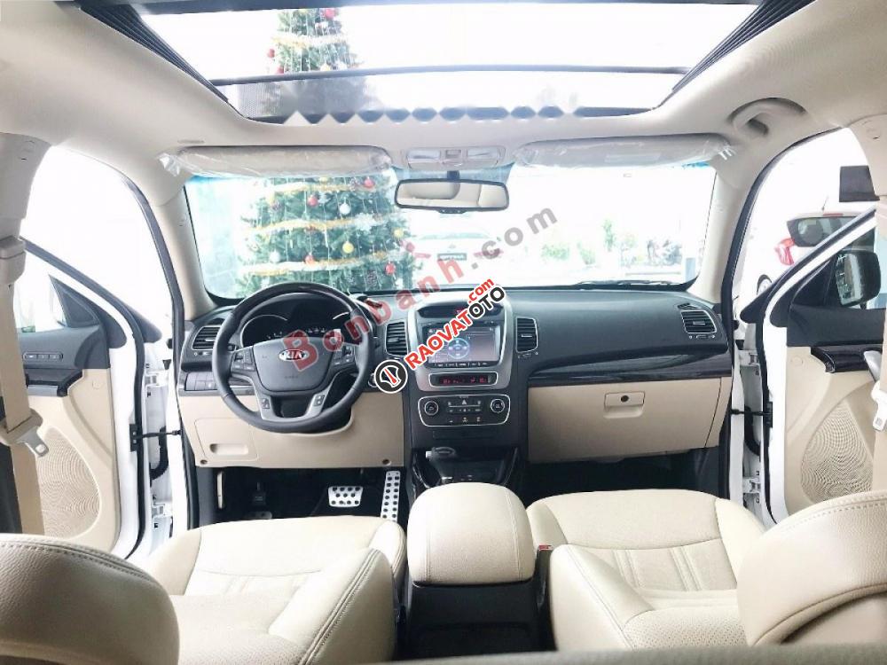 Cần bán Kia Sorento DATH đời 2017, màu trắng, giá tốt-5