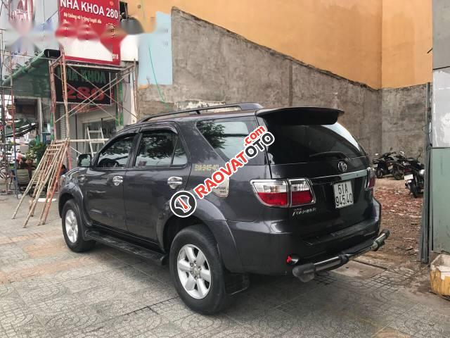 Bán Toyota Fortuner đời 2010 số sàn, giá 650tr-3