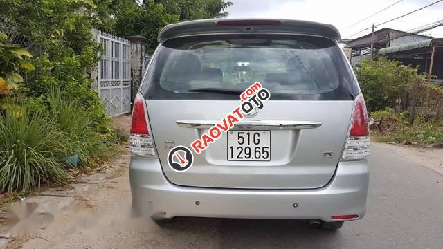 Bán Toyota Innova G đời 2010, màu bạc còn mới-2