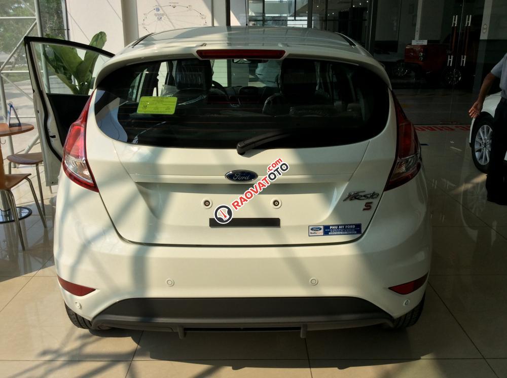 Bán Ford Fiesta giá cạnh tranh, tặng phụ kiện, giao xe ngay, hỗ trợ 80% NH-0