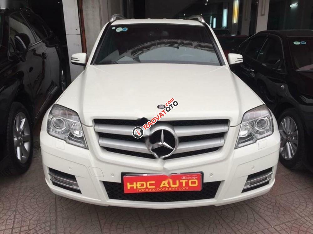 Bán Mercedes GLK300 4Matic năm 2011, màu trắng chính chủ, giá tốt-0