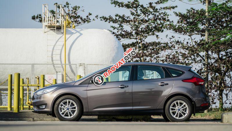 Bán ô tô Ford Focus Trend 1.5 AT Ecoboost Hatchback, hỗ trợ trả góp 80%, xe bảo hành 3 năm-1