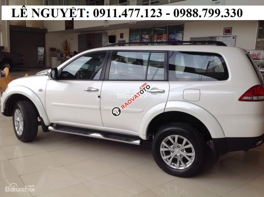 Bán Mitsubishi Outlander 2.0 CKD xe 7 chỗ giá sốc, trả góp 90% xe, LH: Lê Nguyệt: 0911.477.123-0988.799.330-3