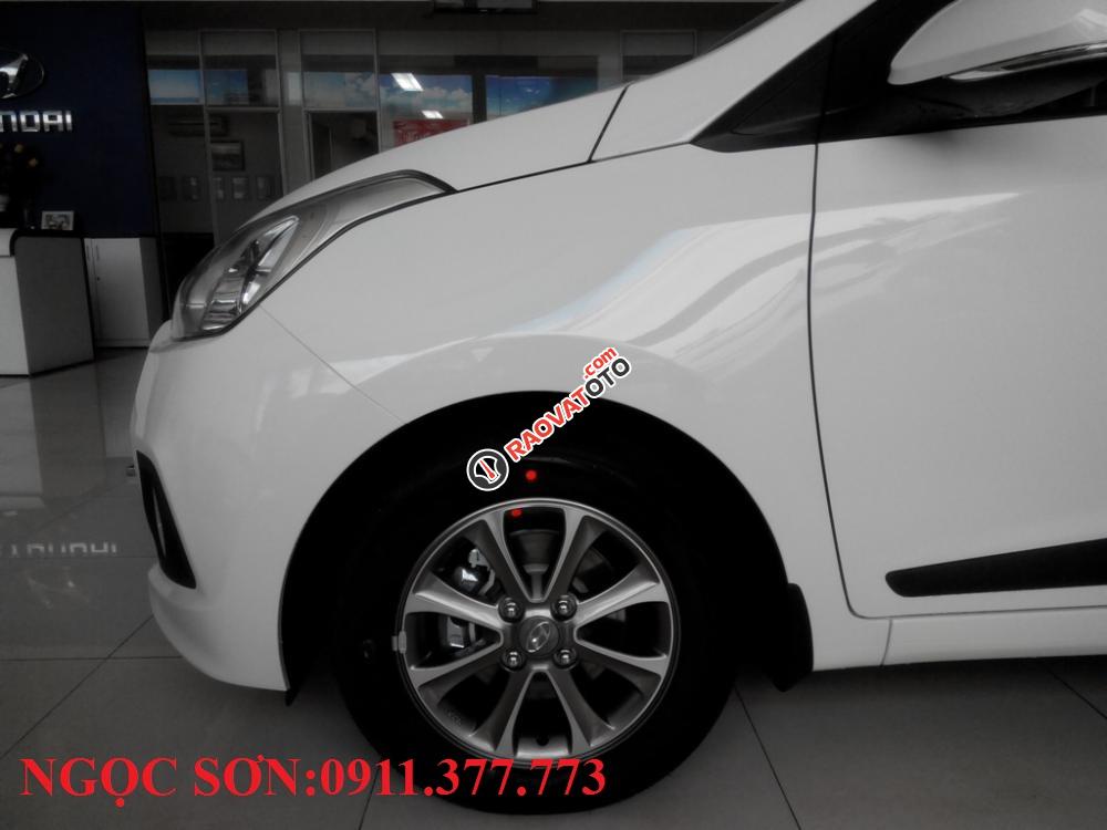 Cần bán xe Hyundai Grand i10 mới, màu trắng - LH Ngọc Sơn: 0911.377.773-6