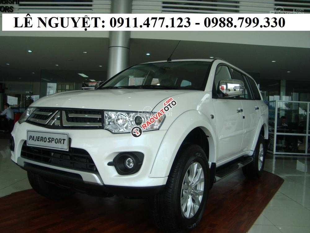 Bán Mitsubishi Outlander 2.0 CKD xe 7 chỗ giá sốc, trả góp 90% xe, LH: Lê Nguyệt: 0911.477.123-0988.799.330-0