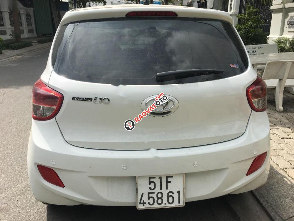 Bán ô tô Hyundai Grand i10 1.0 MT Base đời 2017, màu trắng số sàn, giá chỉ 305 triệu-0