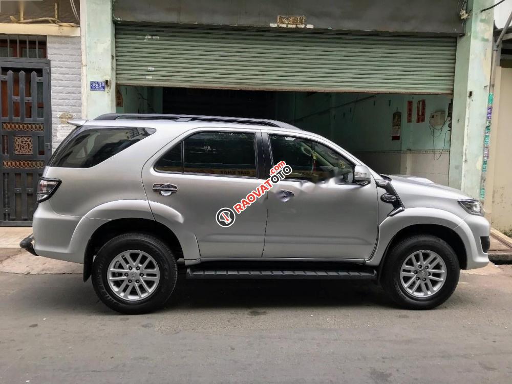 Bán Toyota Fortuner G đời 2014, màu bạc-8