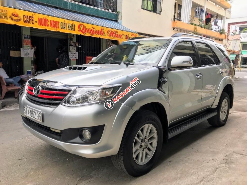 Bán Toyota Fortuner G đời 2014, màu bạc-2