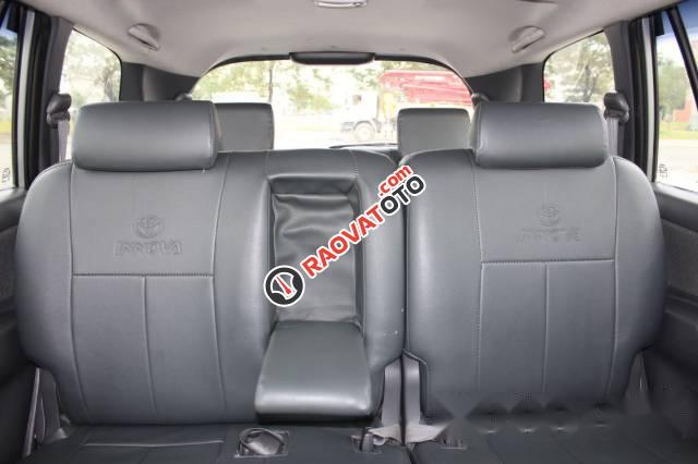 Bán Toyota Innova E 2.0MT đời 2013, màu bạc-4