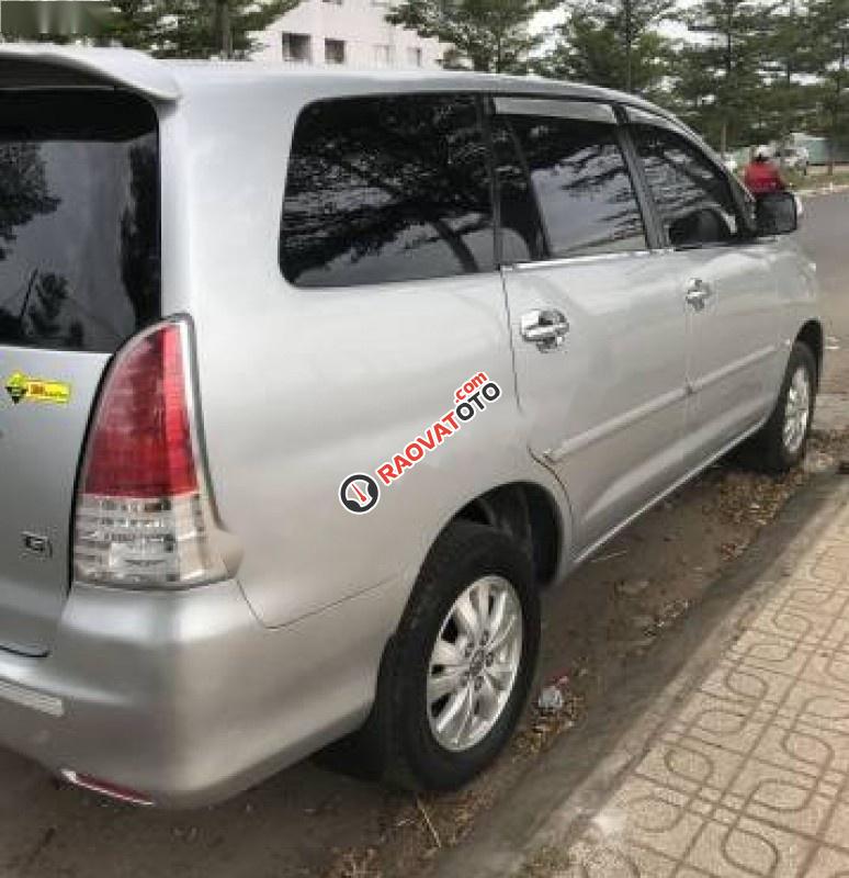 Bán Toyota Innova G đời 2010, màu bạc, giá 407tr-3