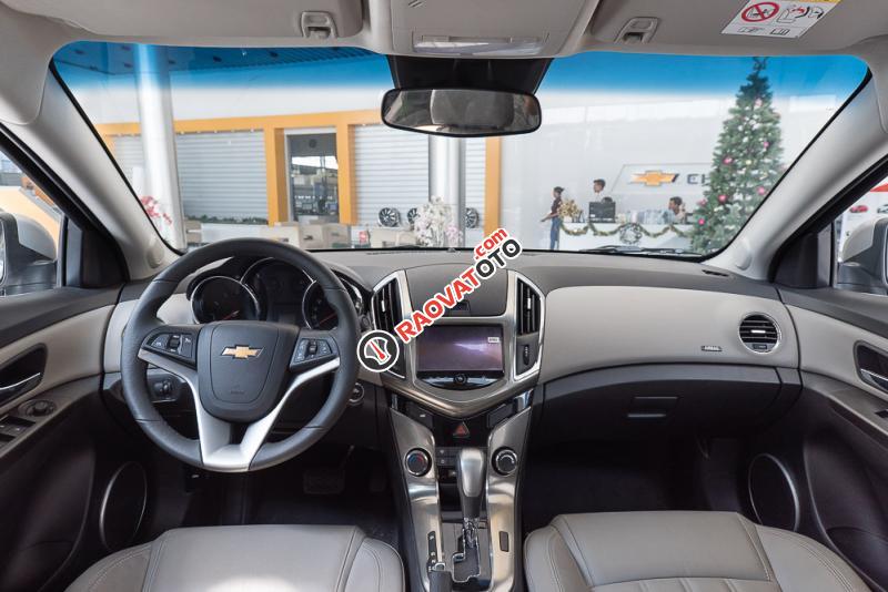 Bán Chevrolet Cruze LTZ năm sản xuất 2017, màu trắng, 657tr-3