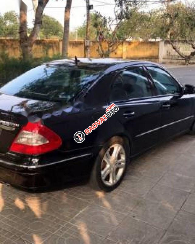 Cần bán xe Mercedes E200 sản xuất 2007, màu đen còn mới-2