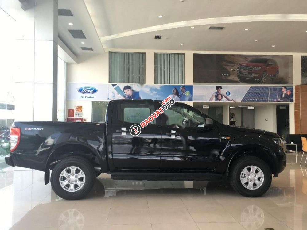 Cần bán Ford Ranger XLS MT sản xuất 2017, màu đen, nhập khẩu-4