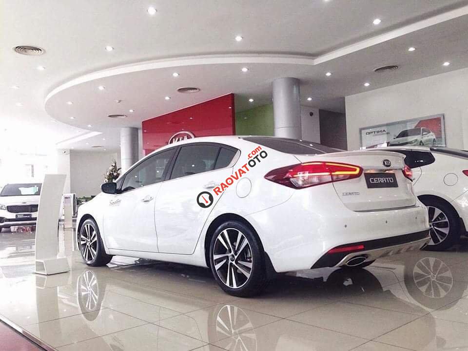 Kia Cerato đời mới 2017 - Ưu đãi giá cực tốt trong tháng cùng trang bị sạc không dây tiên tiến lần đầu xuất hiện-1