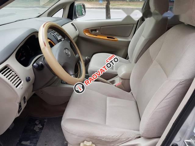 Bán ô tô Toyota Innova 2011, màu bạc chính chủ, 465tr-2