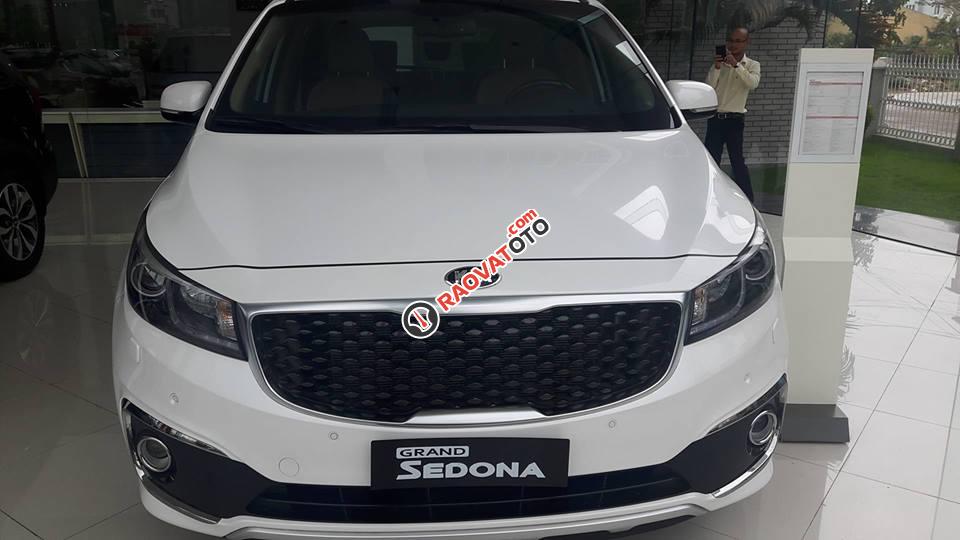 Bán Kia Sedona đời 2018 rẻ nhất đủ màu (máy xăng + dầu), trả góp tới 80% chỉ 380tr có xe, LH: 0947.371.548-0