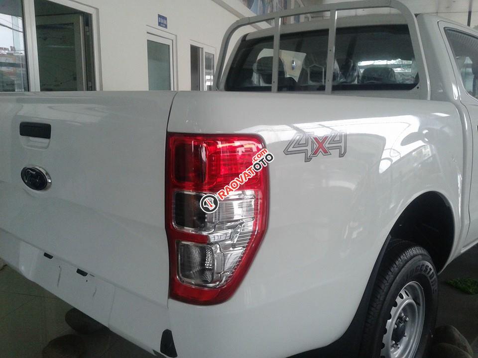 Giá rẻ nhất xe Ford Ranger XL màu trắng năm 2017, hỗ trợ trả góp tại Vĩnh Phúc-1