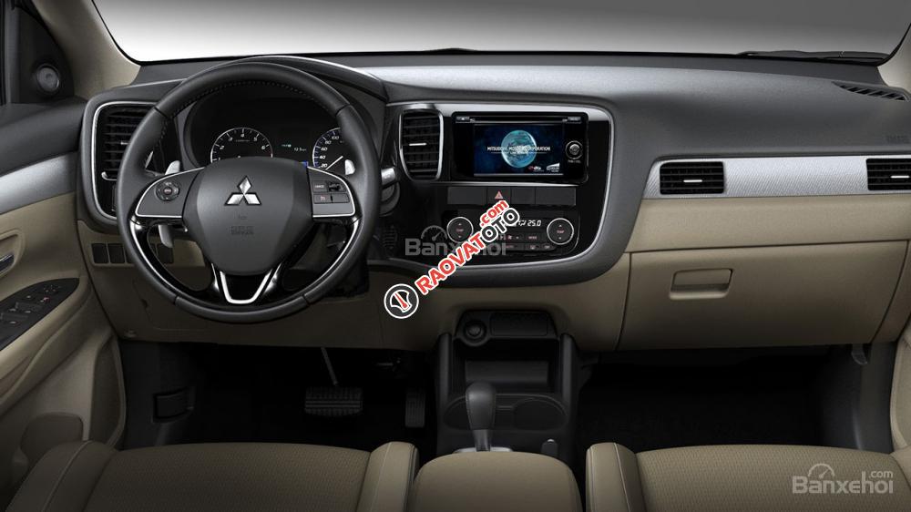 Mitsubishi Outlander 2.4 - Khuyến mại khủng. 0979.012.676-9