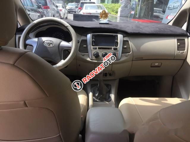 Cần bán lại xe Toyota Innova đời 2014, màu bạc-3