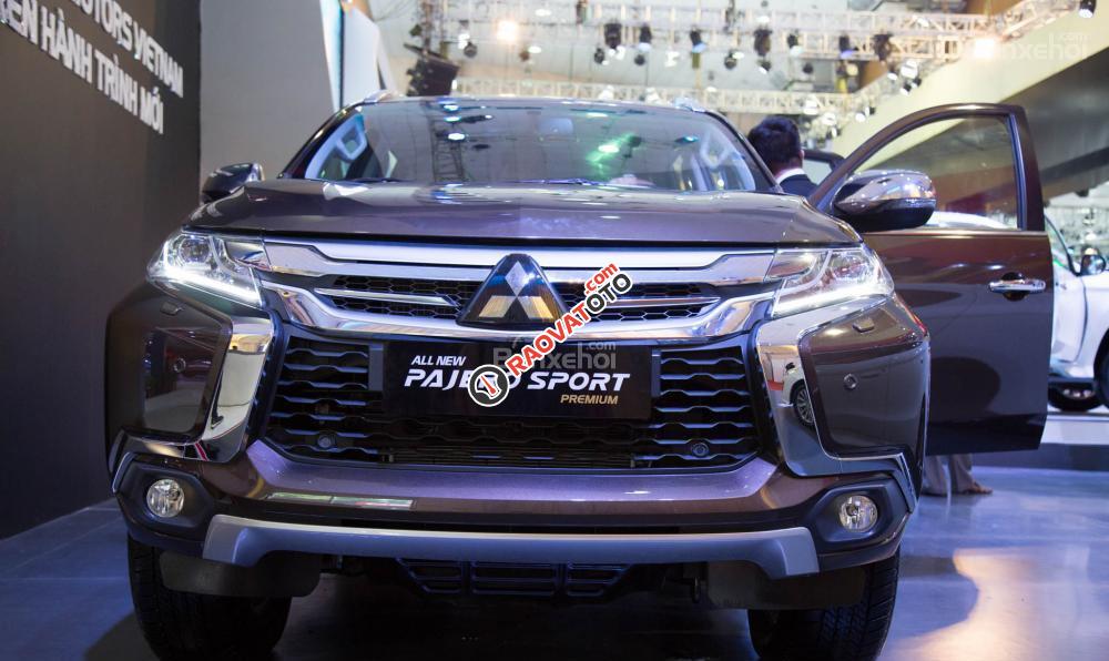 Bán xe Pajero Sport 2017 nhập khẩu, giao xe ngay, thủ tục nhanh, hỗ trợ vay lên đên 80 %, LH Quang: 0905596067-2