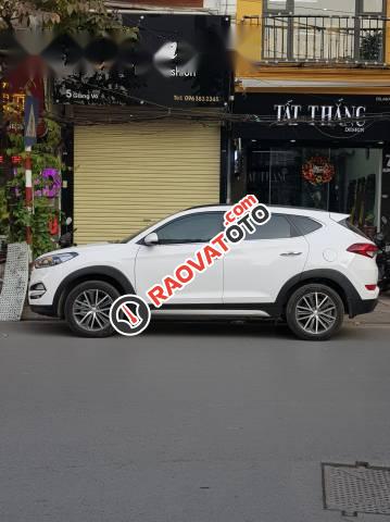 Chính chủ bán Hyundai Tucson đời 2016, màu trắng-1