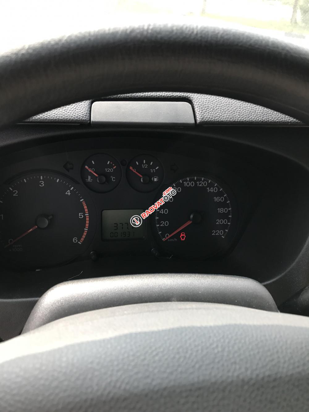 Cần bán lại xe Ford Transit limousine năm 2016 màu Bạc, giá tốt-2