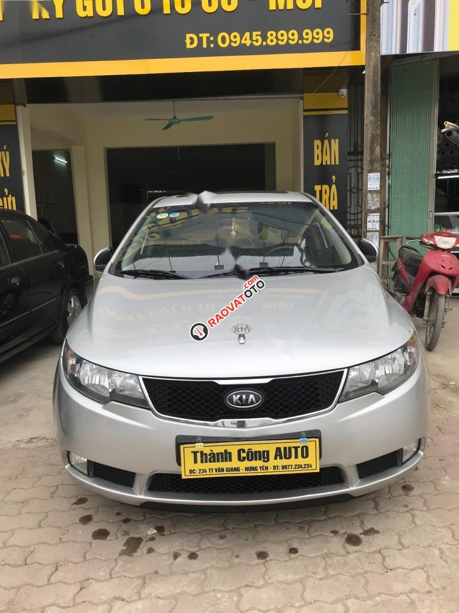 Cần bán gấp Kia Forte SLI đời 2010, màu bạc, xe nhập chính chủ, giá 385tr-2