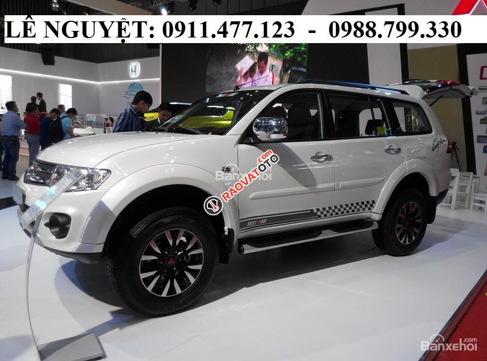 Bán Mitsubishi Outlander 2.0 CKD xe 7 chỗ giá sốc, trả góp 90% xe, LH: Lê Nguyệt: 0911.477.123-0988.799.330-4