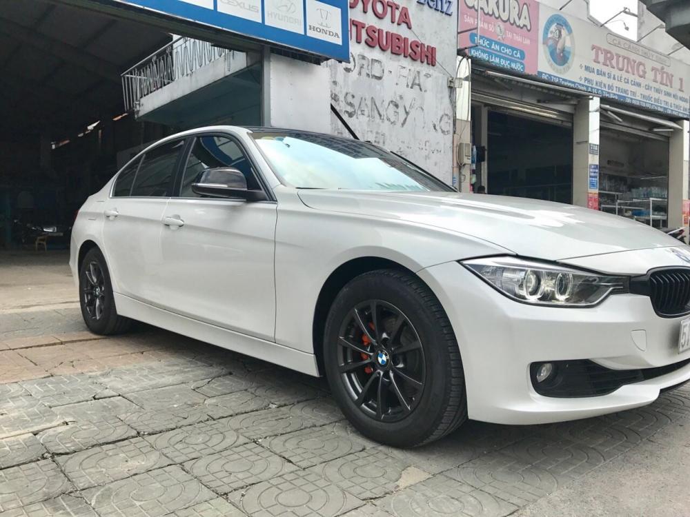 Cần bán xe BMW 3 Series 320i sản xuất 2014, màu trắng, nhập khẩu nguyên chiếc-8