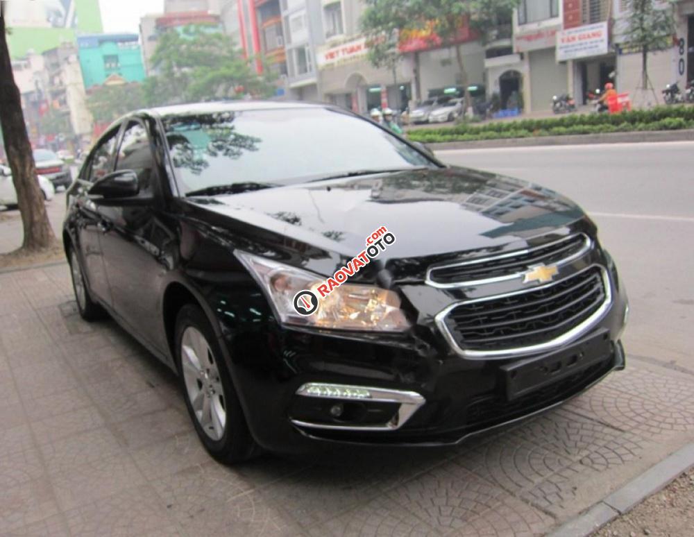 Cần bán Chevrolet Cruze LT 1.6 2016, màu đen số sàn, 445 triệu-1