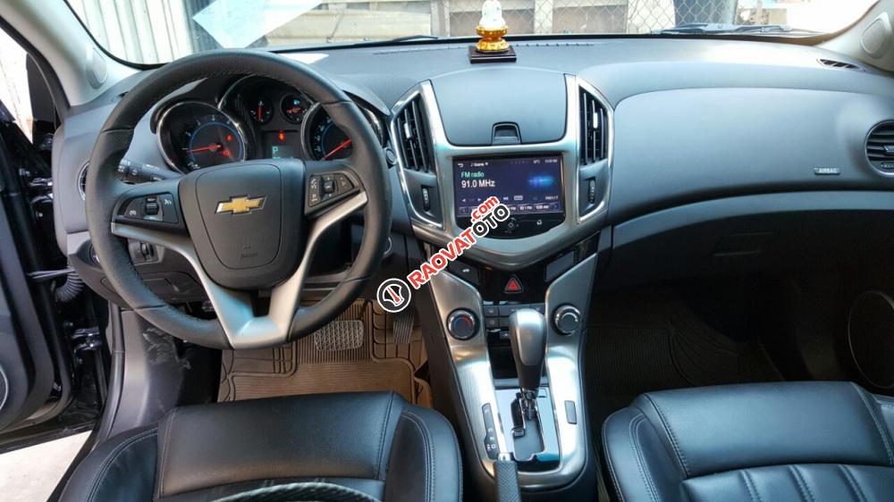 Bán Chevrolet Cruze LTZ 1.8AT màu đen VIP số tự động, biển Sài Gòn 2017 mẫu mới-3