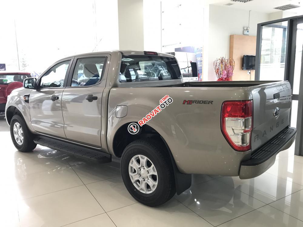 Cần bán Ford Ranger đời 2016 màu bạc, giá 659 triệu-5