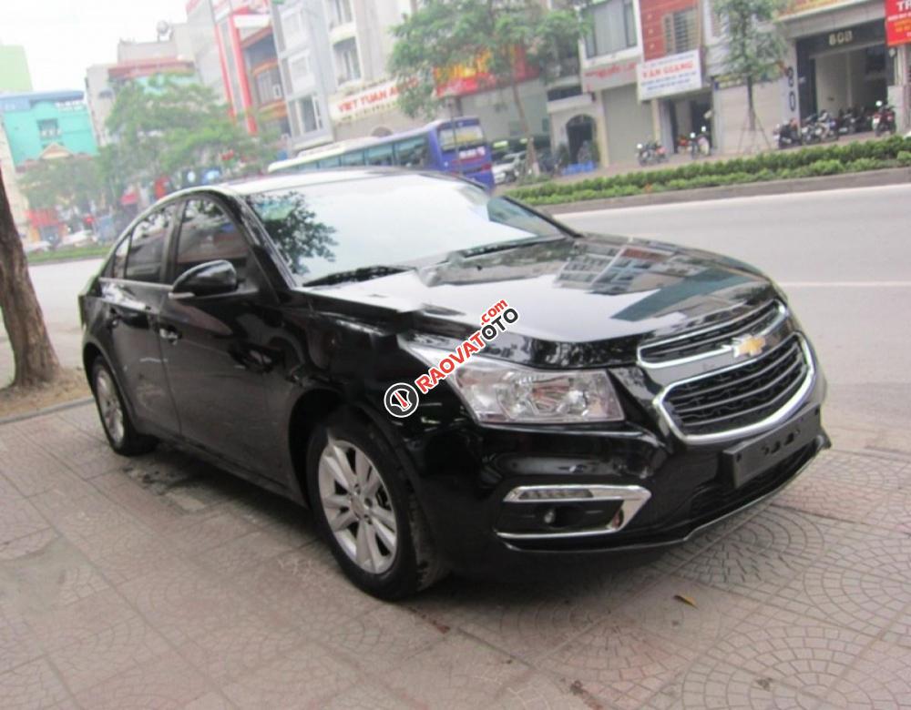 Cần bán Chevrolet Cruze LT 1.6 2016, màu đen số sàn, 445 triệu-0