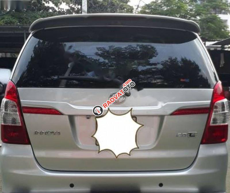 Cần bán Toyota Innova đời 2015, màu bạc, giá tốt-5