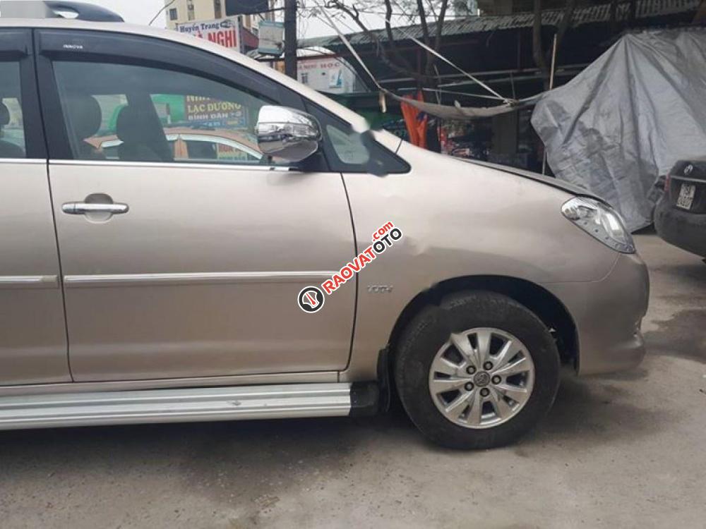 Cần bán Toyota Innova G đời 2010, màu bạc, 350 triệu-0