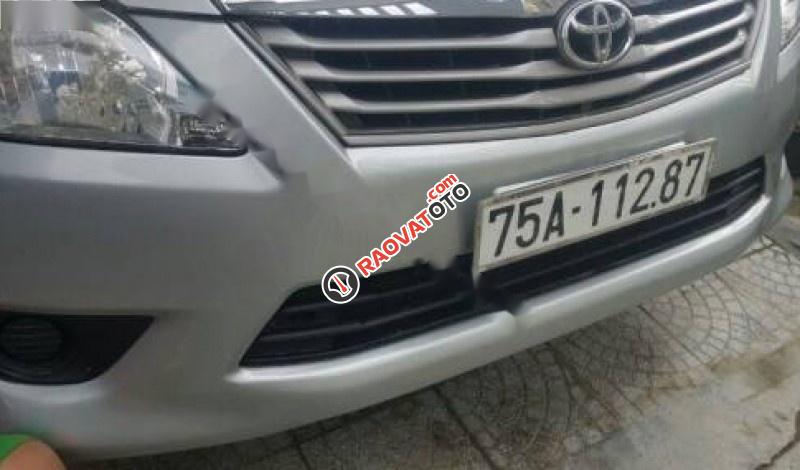 Cần bán Toyota Innova 2.0E đời 2012, màu bạc, 528 triệu-1