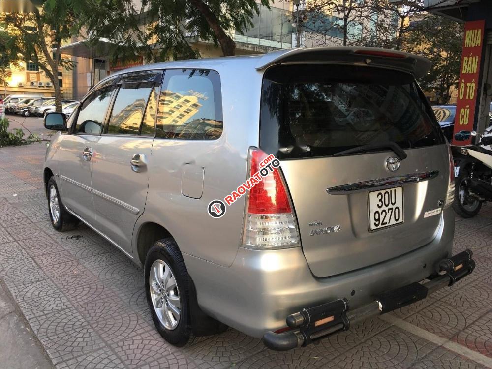 Bán Toyota Innova đời 2009, màu bạc chính chủ-7