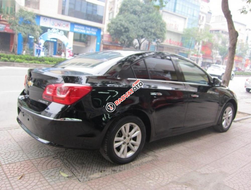 Cần bán Chevrolet Cruze LT 1.6 2016, màu đen số sàn, 445 triệu-2