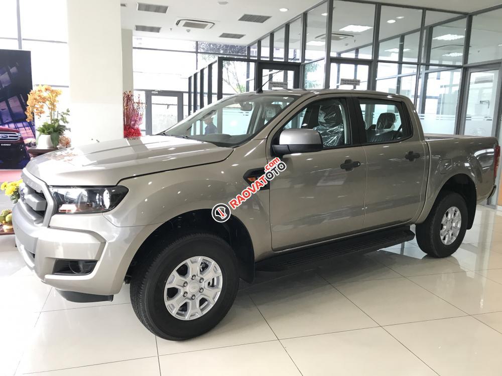 Cần bán Ford Ranger đời 2016 màu bạc, giá 659 triệu-1