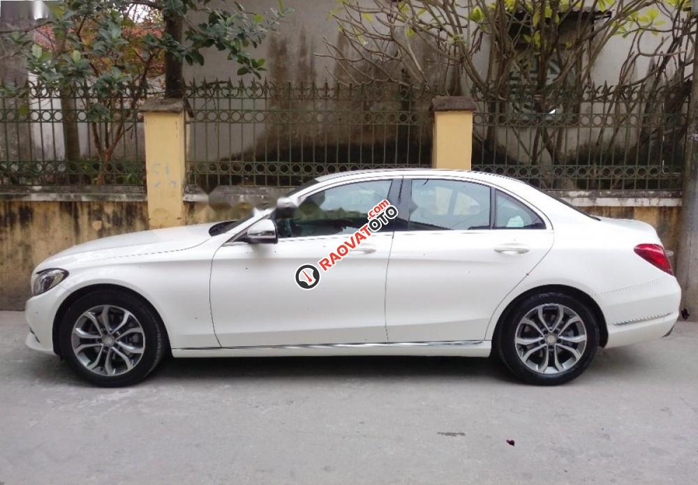 Cần bán xe Mercedes C200 đời 2016, màu trắng chính chủ-2