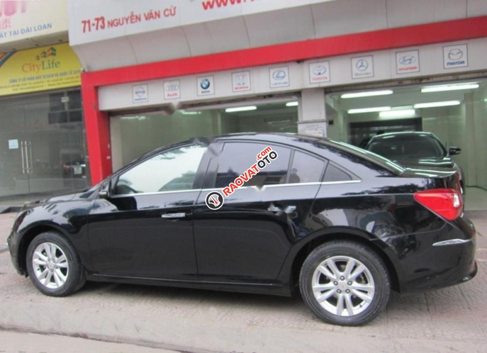 Cần bán Chevrolet Cruze LT 1.6 2016, màu đen số sàn, 445 triệu-5