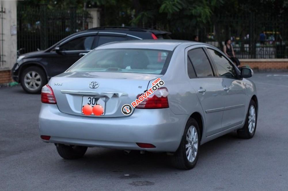 Cần bán Toyota Vios năm 2010, màu bạc chính chủ giá cạnh tranh-1
