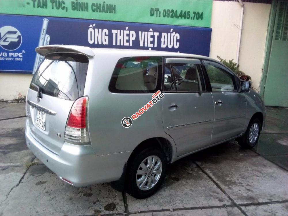 Cần bán xe Toyota Innova G đời 2010, màu bạc, 369tr-3
