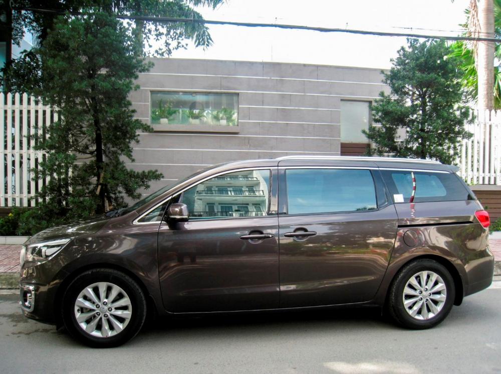 Cần bán lại xe Kia Sedona đời 2016, màu nâu, nhập khẩu-4