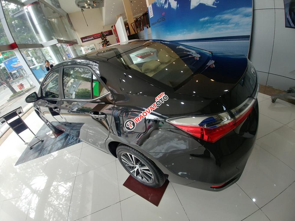 Toyota Corolla Altis 1.8E tự động, 200 triệu giao xe ngay-2