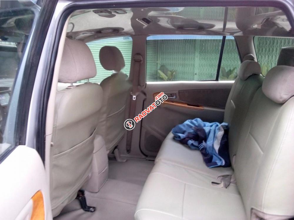 Cần bán xe Toyota Innova G đời 2010, màu bạc, 369tr-0