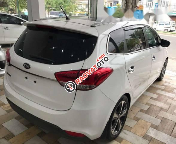 Bán Kia Rondo năm 2015, màu trắng còn mới, giá chỉ 640 triệu-1