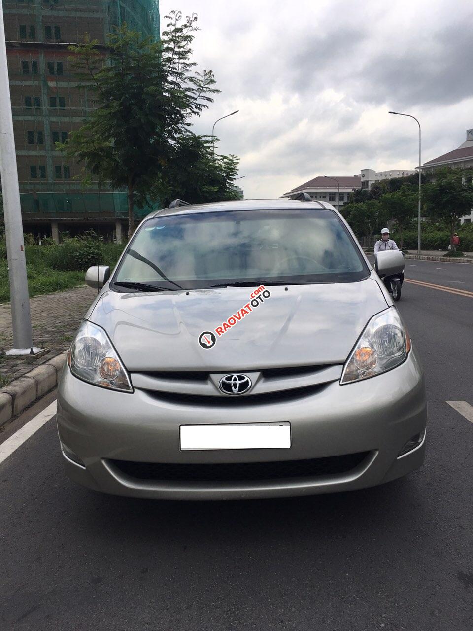 Cần bán xe Toyota Sienna LE 3.5 đời 2008, màu vàng, nhập khẩu, 750tr-0